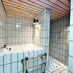 Cb102-b - Bijou, Holz, Zentral, Mit Garage Und Pool