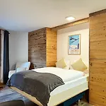 Bijou, Holz, Zentral, Mit Garage Und Pool -cb102-b
