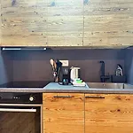 Bijou, Holz, Zentral, Mit Garage Und Pool -cb102-b Lejlighed St. Moritz