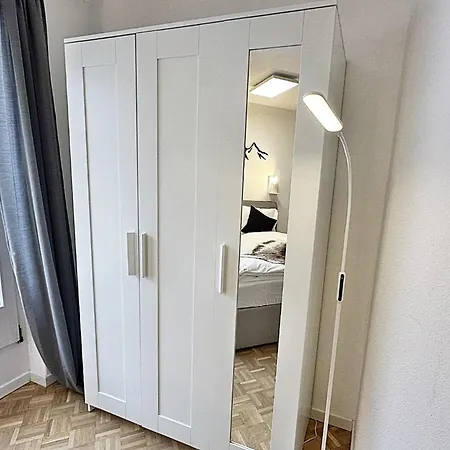 Bijou, Holz, Zentral, Mit Garage Und Pool -Cb102-B