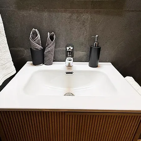 Bijou, Holz, Zentral, Mit Garage Und Pool -cb102-b * St. Moritz