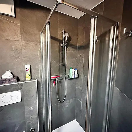 Bijou, Holz, Zentral, Mit Garage Und Pool -cb102-b St. Moritz