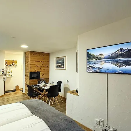 Bijou, Holz, Zentral, Mit Garage Und Pool -cb102-b Apartment *