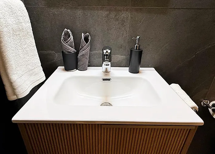 Bijou, Holz, Zentral, Mit Garage Und Pool -cb102-b * St. Moritz