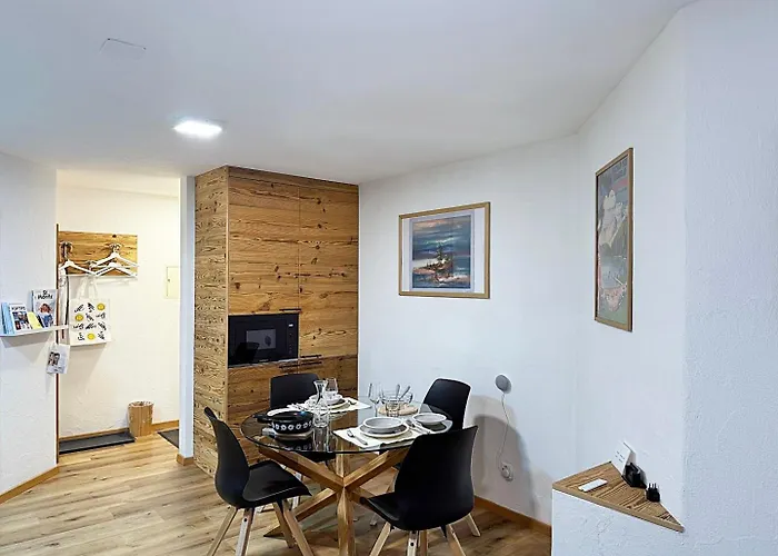 Apartment Bijou, Holz, Zentral, Mit Garage Und Pool -cb102-b