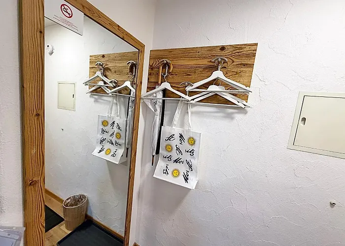 Bijou, Holz, Zentral, Mit Garage Und Pool -cb102-b